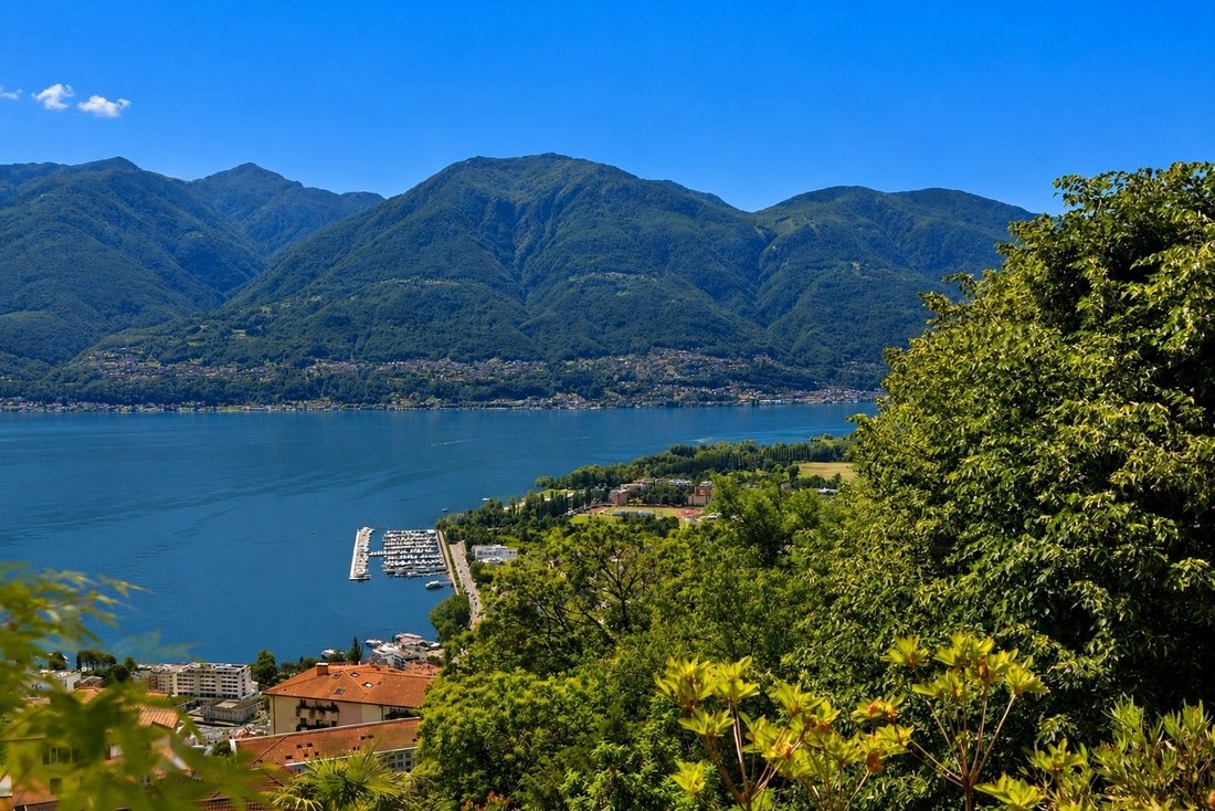 Villa in Orselina, Ticino, Switzerland 1 - 18527572