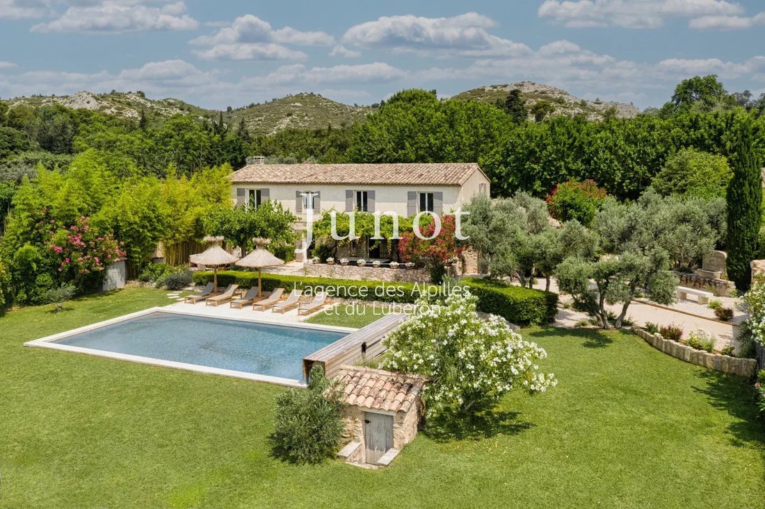 Country House in Maussane-les-Alpilles, Provence-Alpes-Côte d'Azur, France 1 - 13688470