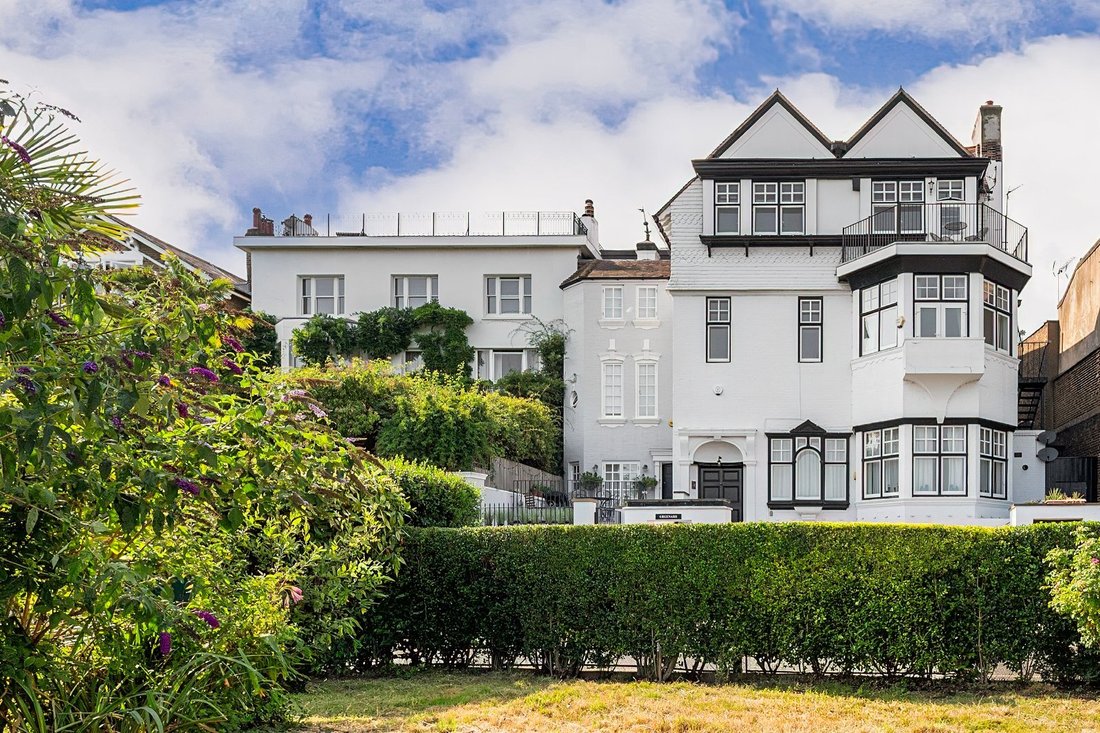 House in Chiswick, Hounslow, England 1 - 18526710