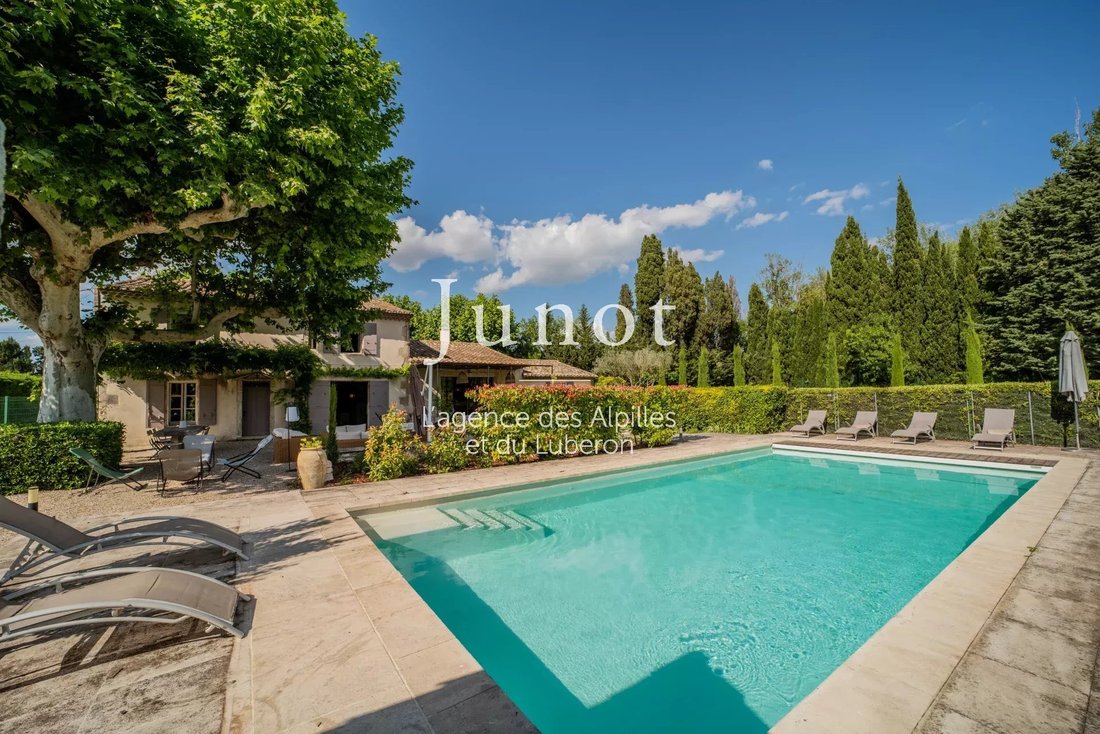 Country House in Saint-Rémy-de-Provence, Provence-Alpes-Côte d'Azur, France 1 - 13688945