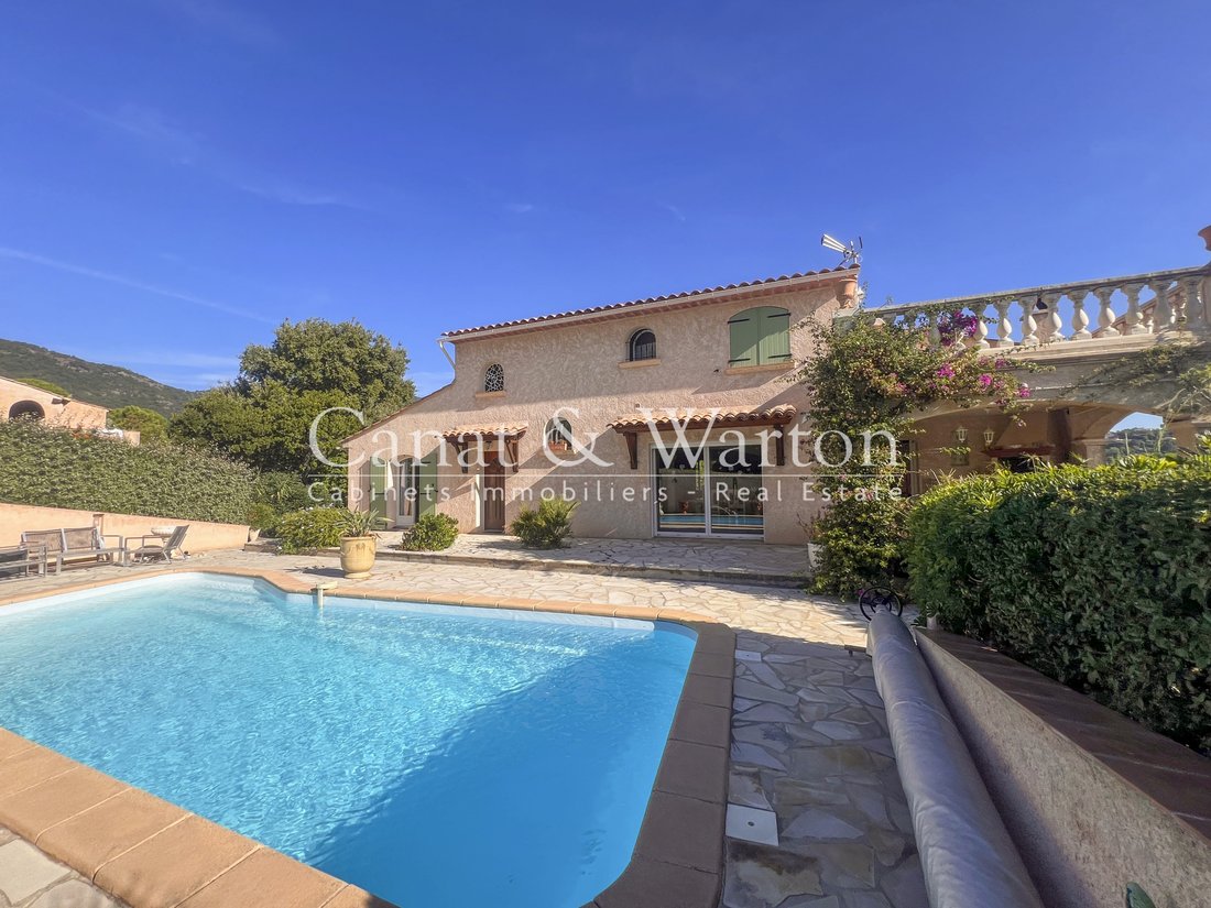 Villa in Sud, Cavalaire-sur-Mer, France 1 - 18494217