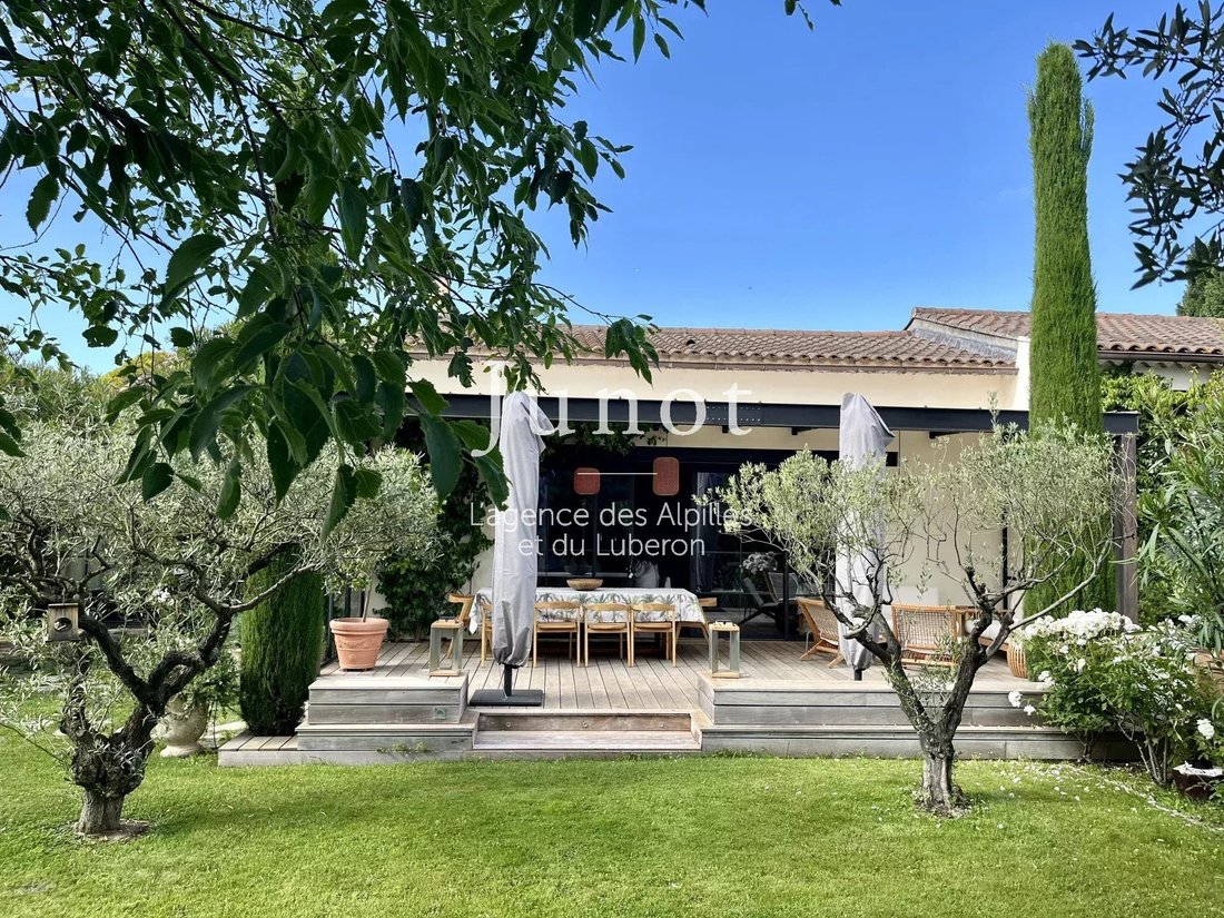 Villa in Saint-Rémy-de-Provence, Provence-Alpes-Côte d'Azur, France 2 - 14294791