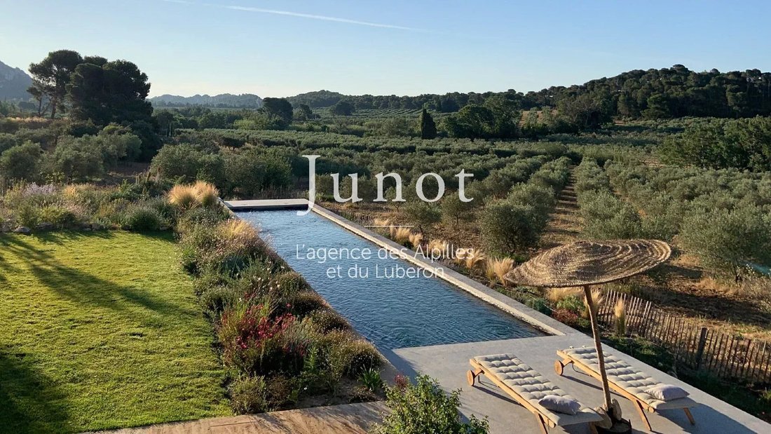 Country House in Maussane-les-Alpilles, Provence-Alpes-Côte d'Azur, France 1 - 13689168