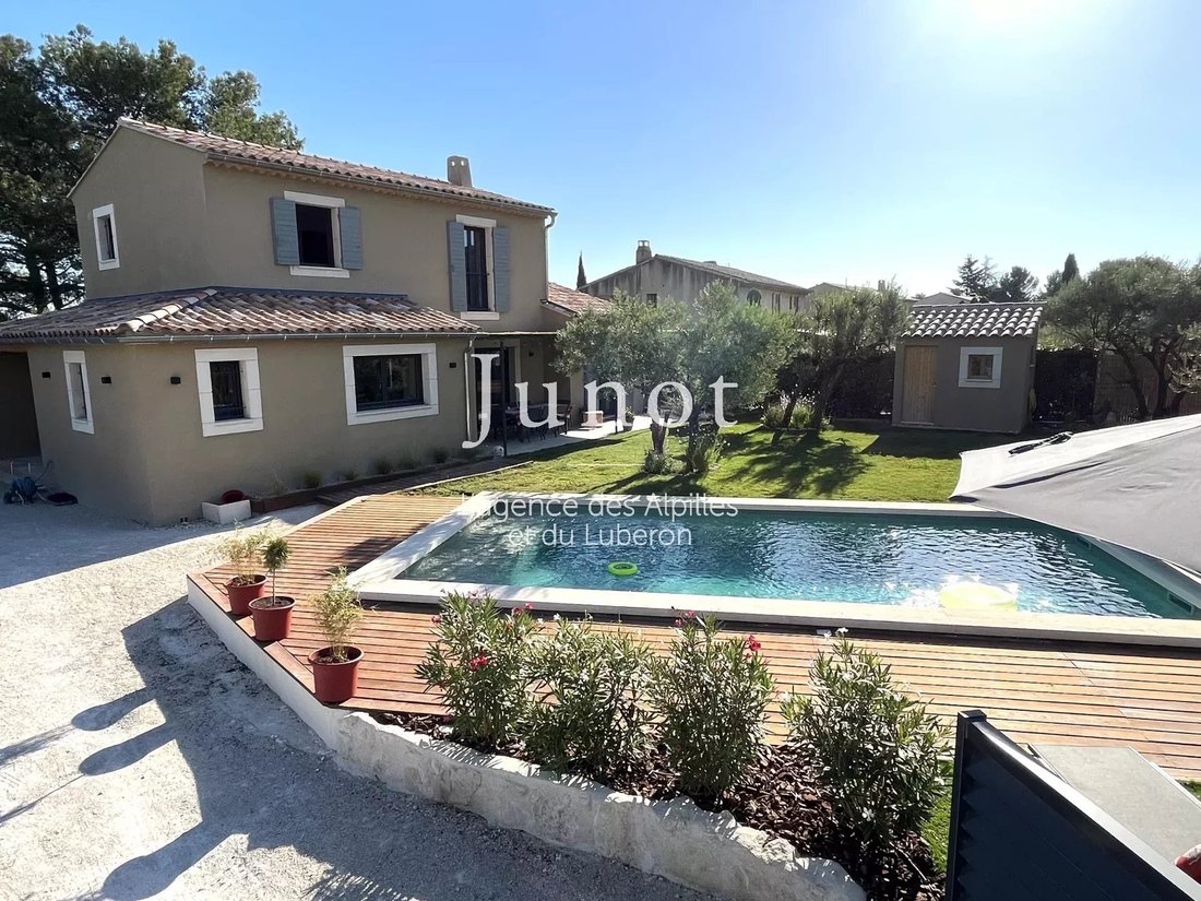 Villa in Saint-Rémy-de-Provence, Provence-Alpes-Côte d'Azur, France 1 - 13686647