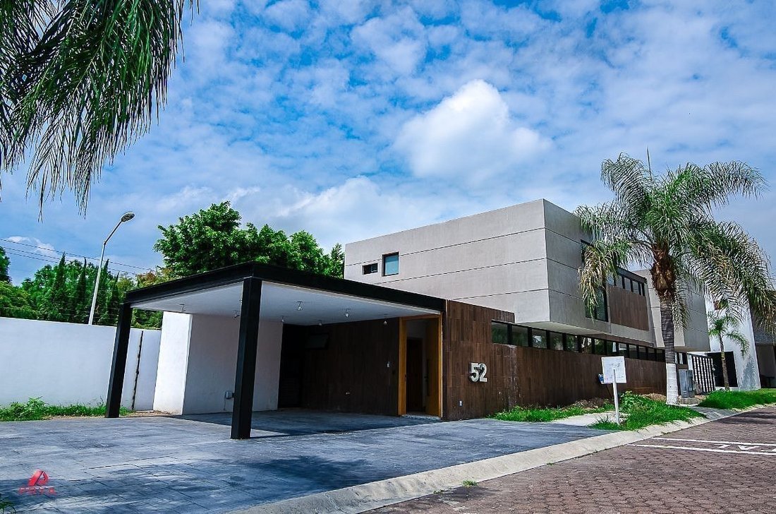 Townhouse in Fraccionamiento Rinconada Santa Anita, Jalisco, Mexico 1 - 18527895