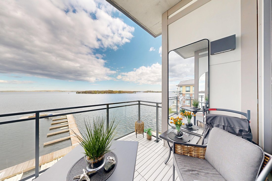 Condo in Gananoque, Ontario, Canada 1 - 18530253