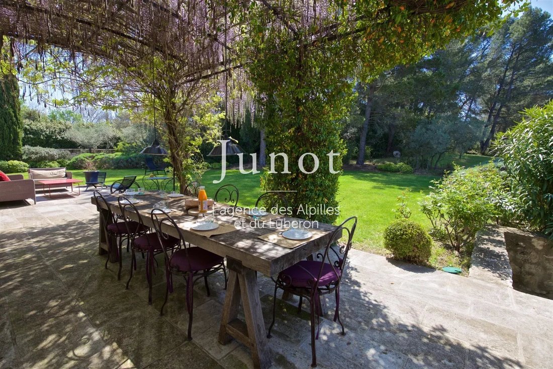 Country House in Saint-Rémy-de-Provence, Provence-Alpes-Côte d'Azur, France 2 - 13688585