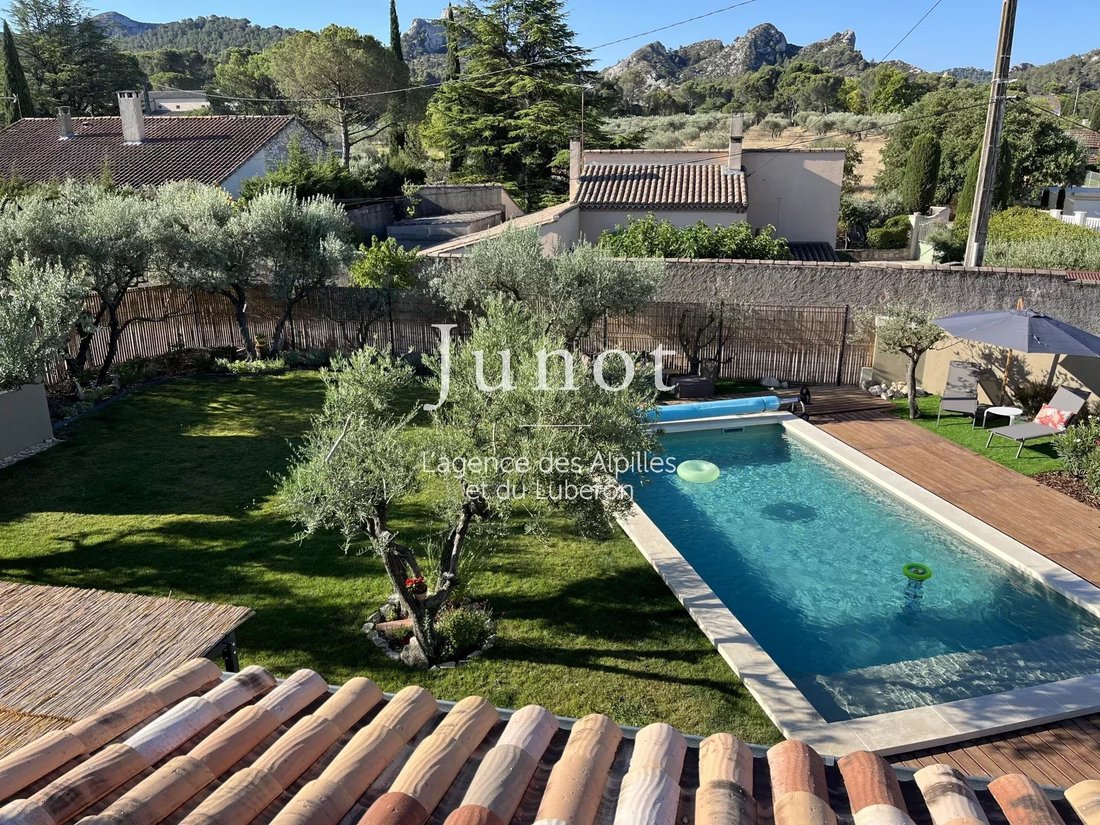 Villa in Saint-Rémy-de-Provence, Provence-Alpes-Côte d'Azur, France 2 - 13686647