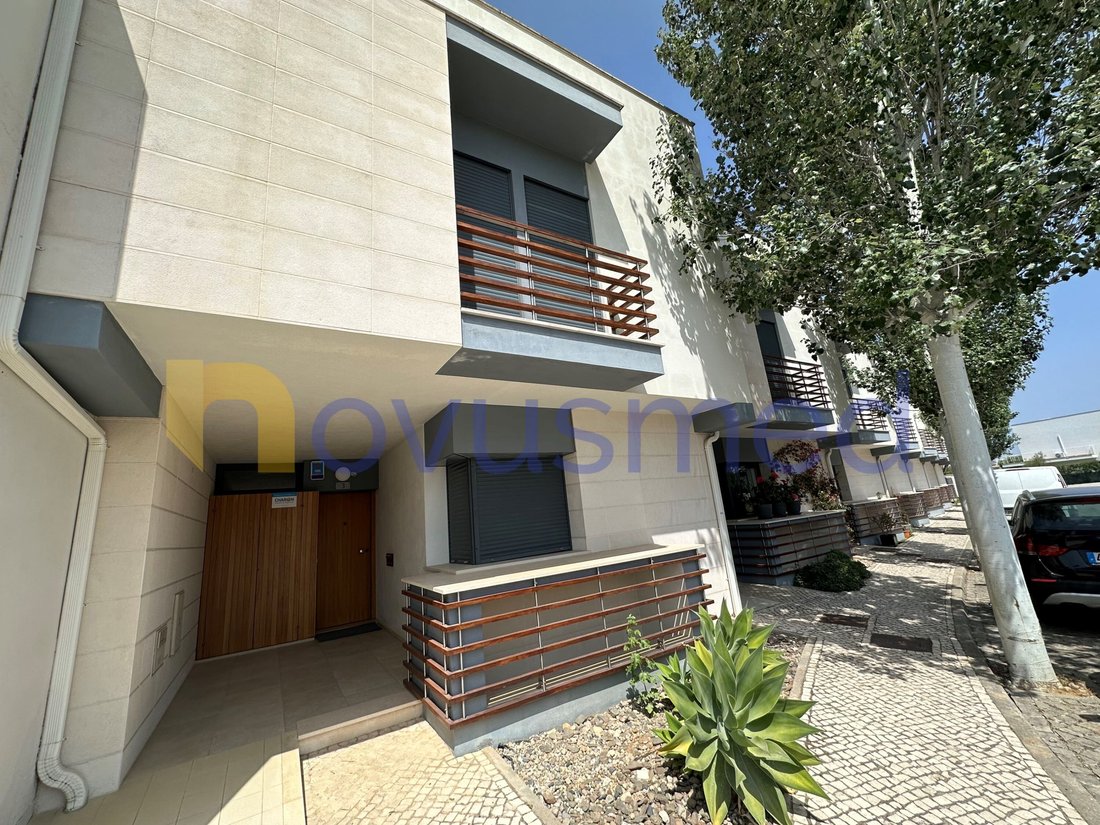 House in Quarteira, Algarve, Portugal 1 - 18529414