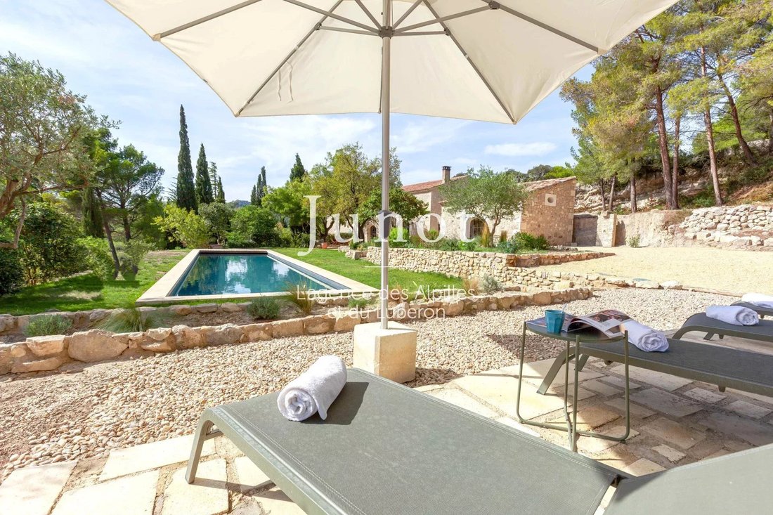 Country House in Les Baux-de-Provence, Provence-Alpes-Côte d'Azur, France 3 - 13689155