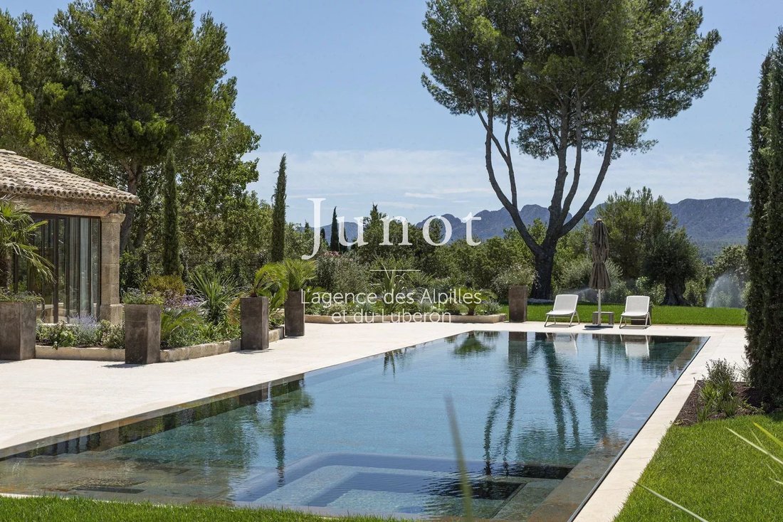 Country House in Saint-Rémy-de-Provence, Provence-Alpes-Côte d'Azur, France 1 - 13687961