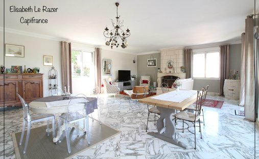 House in Juigne, Montreuil-Juigne, France 1