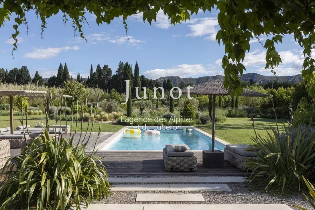 Country House in Saint-Rémy-de-Provence, Provence-Alpes-Côte d'Azur, France 1 - 13689140