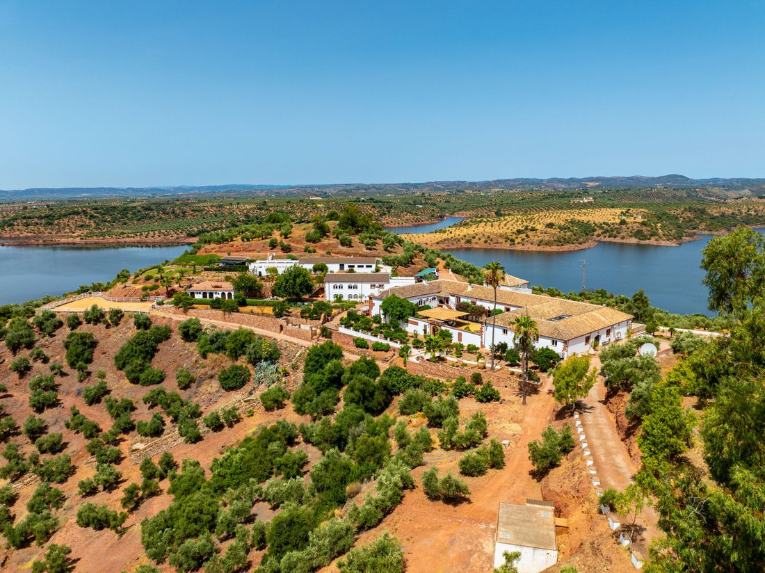 Estate in El Carpio, Andalusia, Spain 1 - 18529339