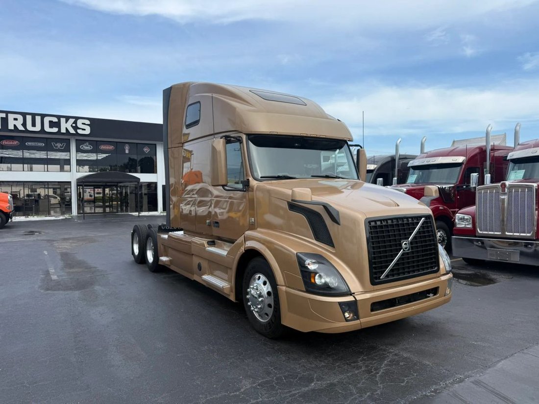 2018 Volvo Commercial VNL VNL 300 Day Cab in Miami, FL, United States 3 - 18529668