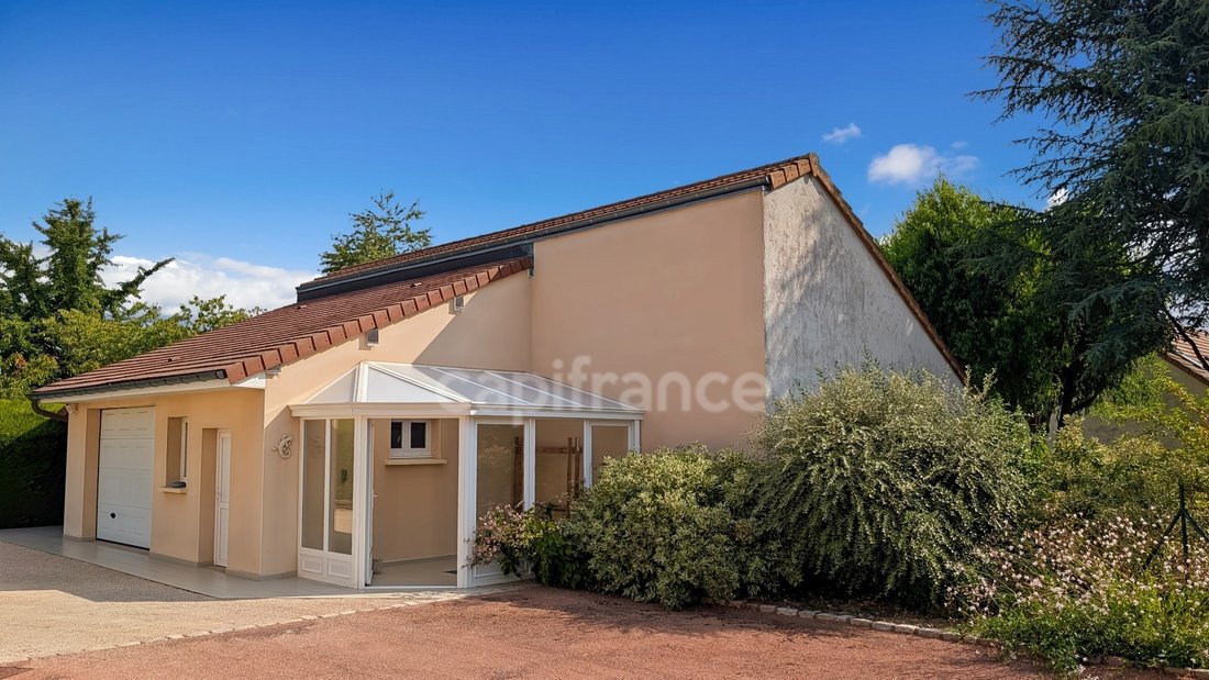 House in Chalon-sur-Saone, Bourgogne – Franche-Comté, France 3 - 18526597
