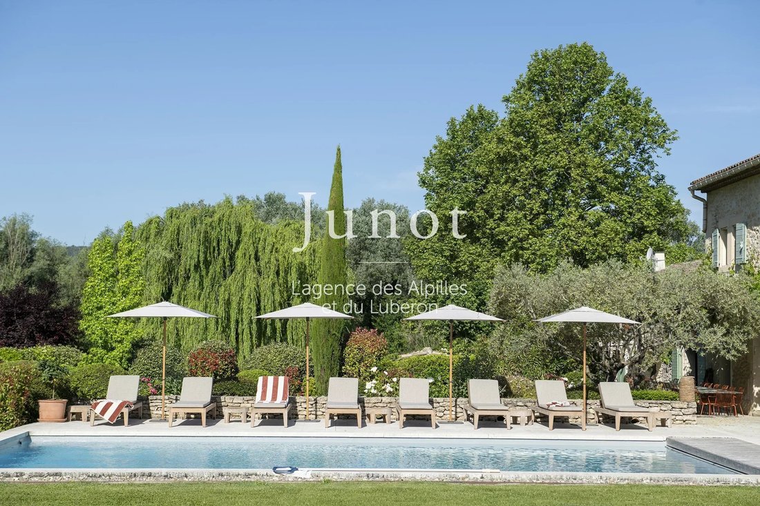 Country House in Gordes, Provence-Alpes-Côte d'Azur, France 5 - 13687308