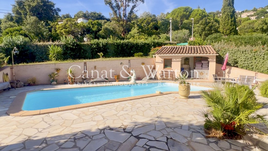 Villa in Sud, Cavalaire-sur-Mer, France 3 - 18494217