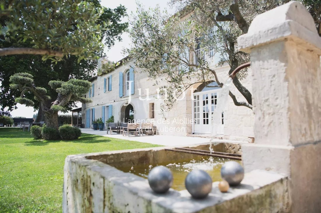 Country House in Arles, Provence-Alpes-Côte d'Azur, France 2 - 13688701
