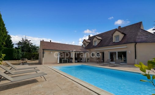 House in Saint-Loup-de-Varennes, Bourgogne – Franche-Comté, France 1