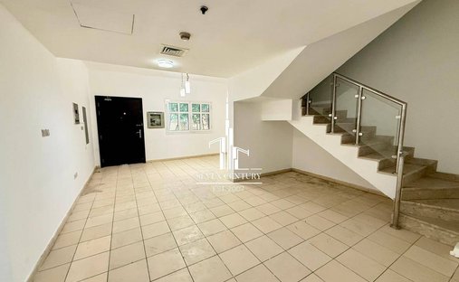 Townhouse in JVC / Jumeirah Village Circle, Dubai, United Arab Emirates 1