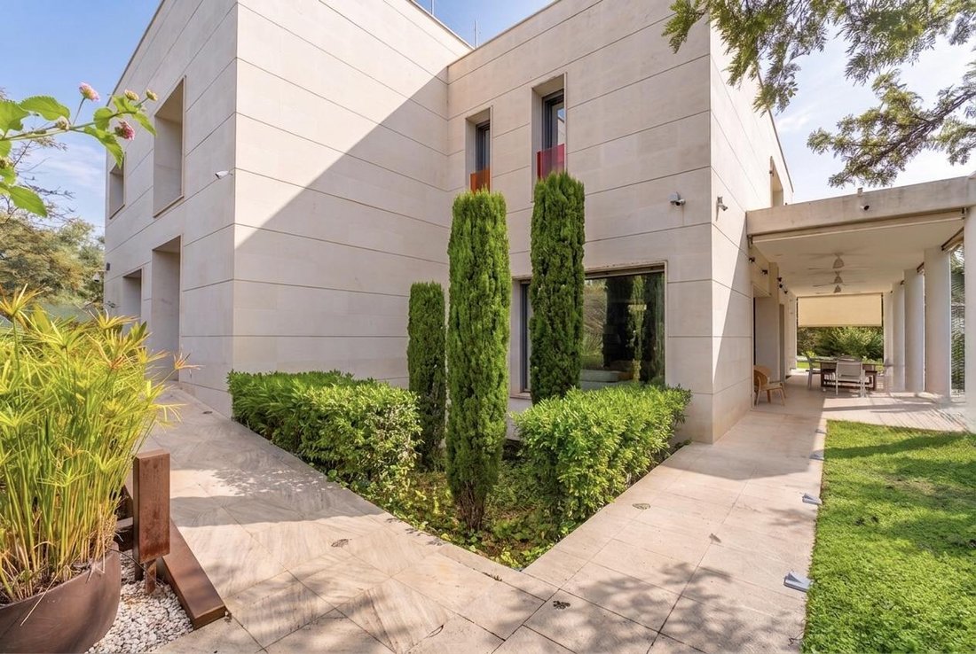 Villa in Mutxamel, Valencian Community, Spain 1 - 18455722