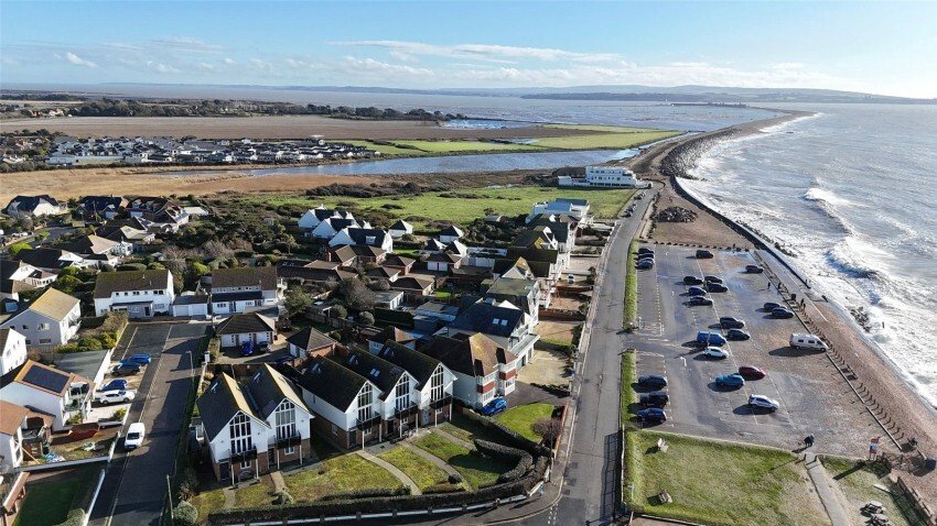 House in Milford on Sea, England 1 - 17493880