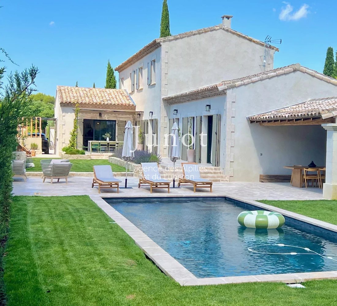 Villa in Saint-Rémy-de-Provence, Provence-Alpes-Côte d'Azur, France 2 - 14057200