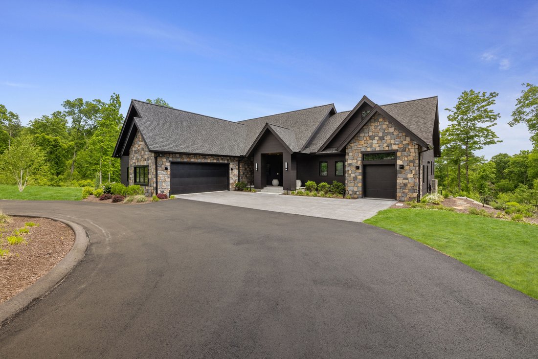 House in Belchertown, Massachusetts, United States 2 - 18526947