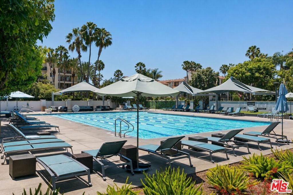 Condo in Los Angeles, California, United States 2 - 18528576