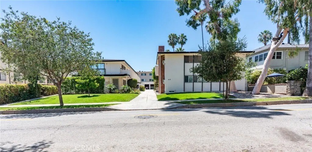 Altadena, California, United States 4 - 18529170