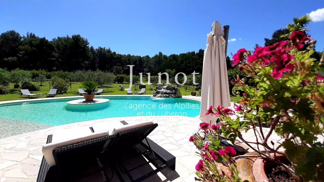 Country House in Les Baux-de-Provence, Provence-Alpes-Côte d'Azur, France 2 - 13686728