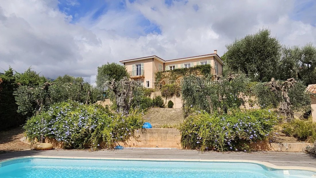 Villa in Menton, Provence-Alpes-Côte d'Azur, France 1 - 16135885