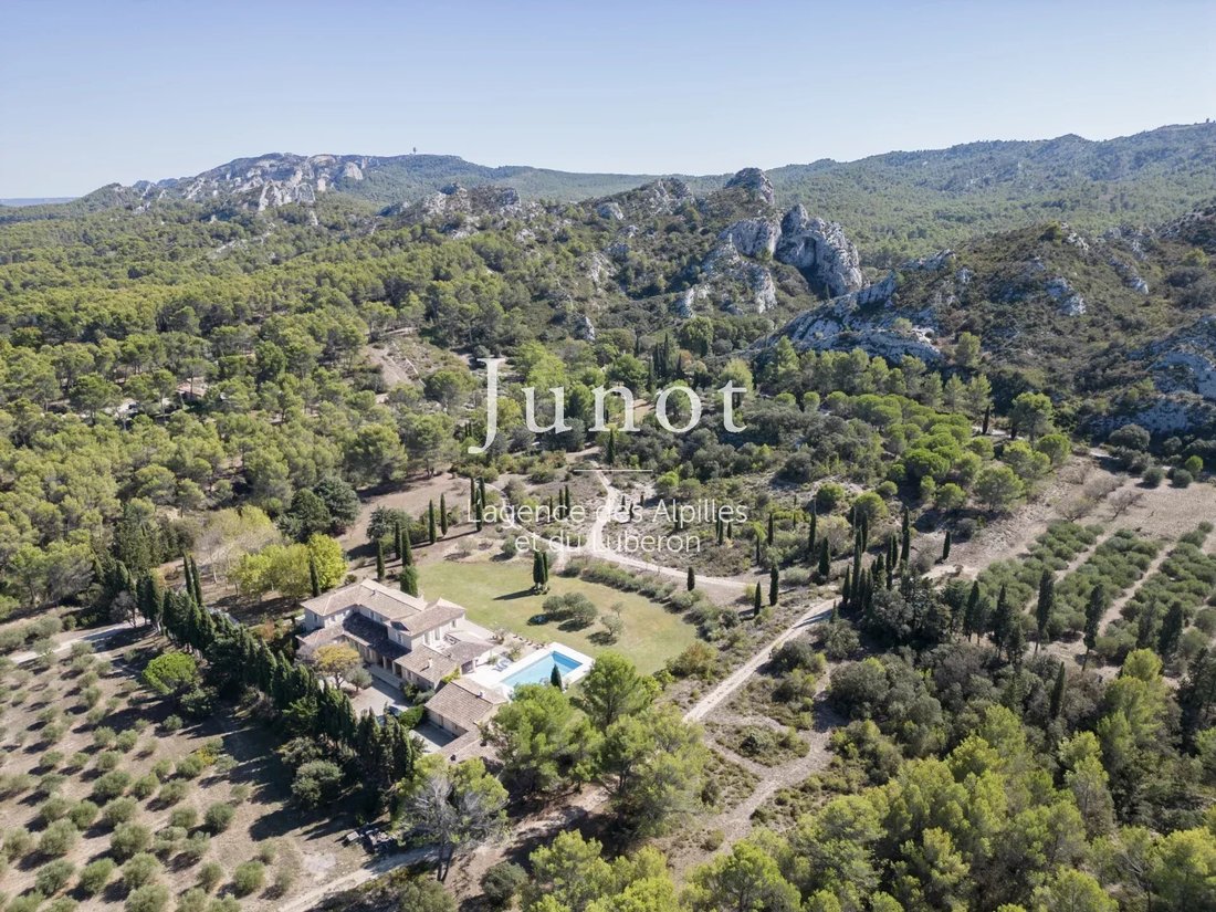 Country House in Saint-Rémy-de-Provence, Provence-Alpes-Côte d'Azur, France 2 - 13688915