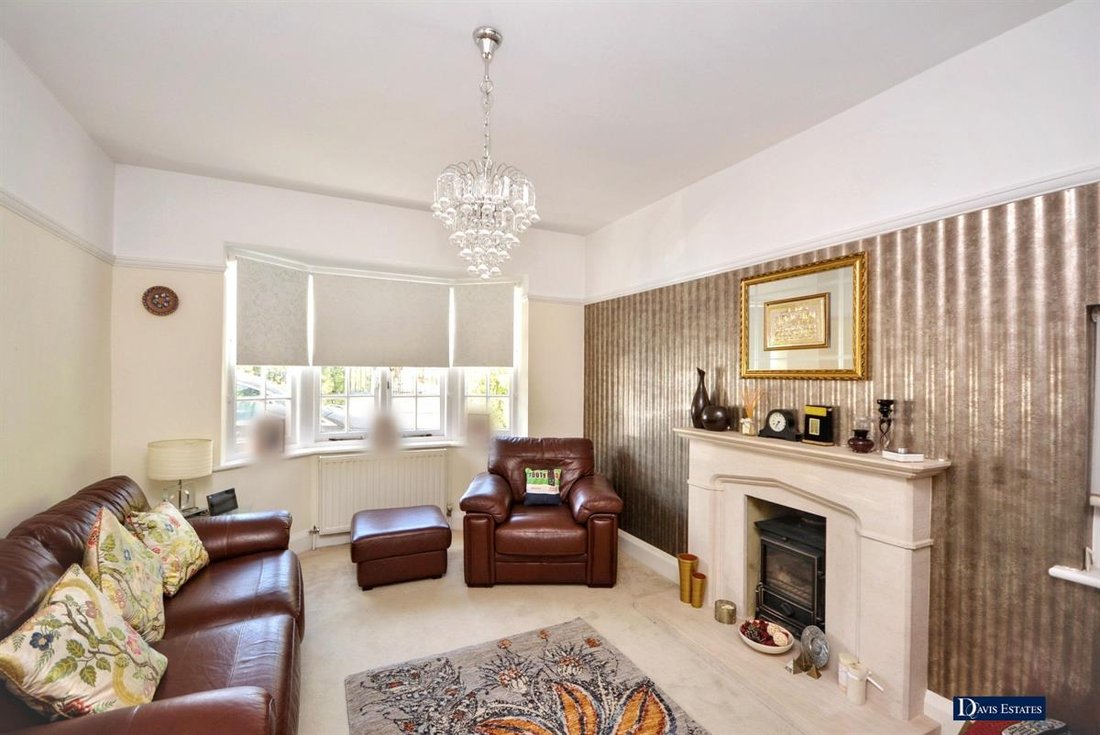 House in Ardleigh Green, Romford, England 3 - 18525985