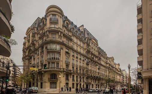 Condo in Buenos Aires, Buenos Aires, Argentina 1