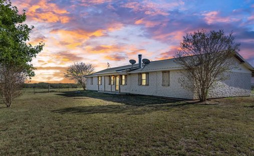 Farm Ranch in Moody, Texas, United States 1