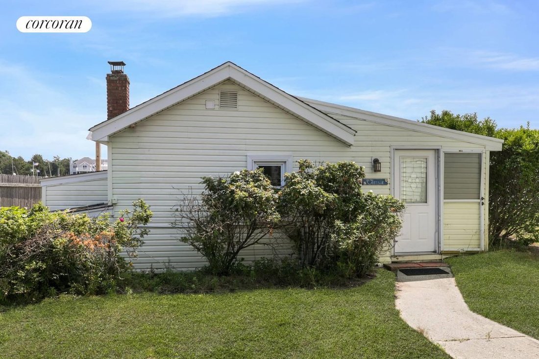 Hampton Bays, New York, United States 5 - 18489615