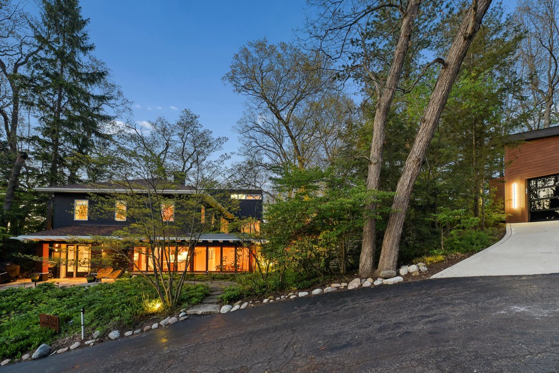 House in Beverly Shores, Indiana, United States 3 - 18527280