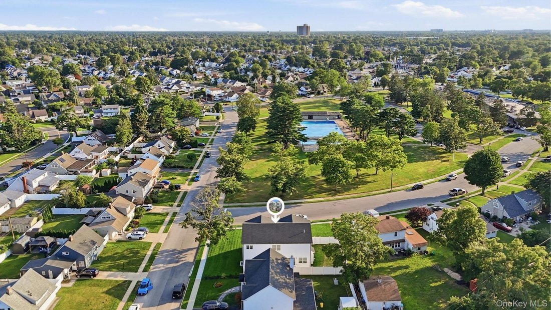 House in Hicksville, New York, United States 5 - 17574832