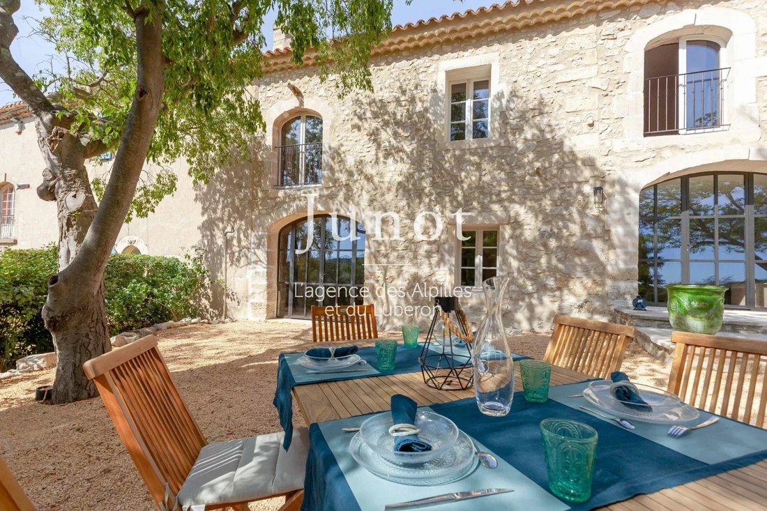 Country House in Les Baux-de-Provence, Provence-Alpes-Côte d'Azur, France 2 - 13689155