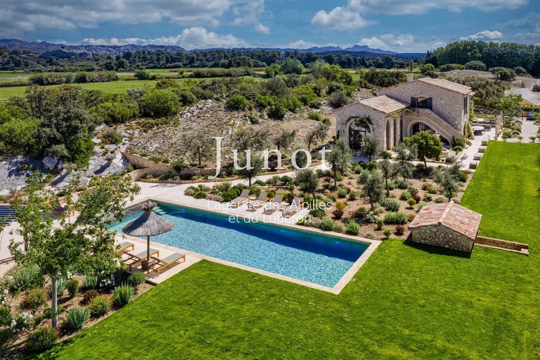 Country House in Maussane-les-Alpilles, Provence-Alpes-Côte d'Azur, France 3 - 14775998