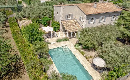 Country House in Eygalières, Provence-Alpes-Côte d'Azur, France 1