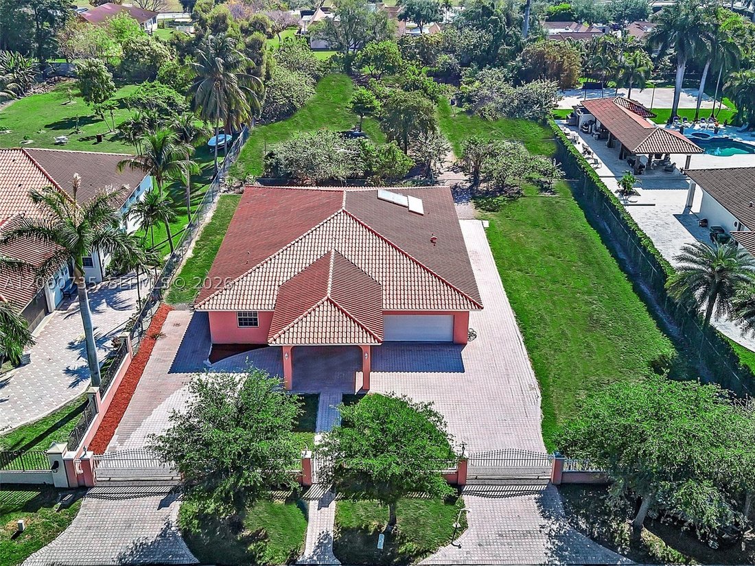 House in Miami, Florida, United States 3 - 18528863