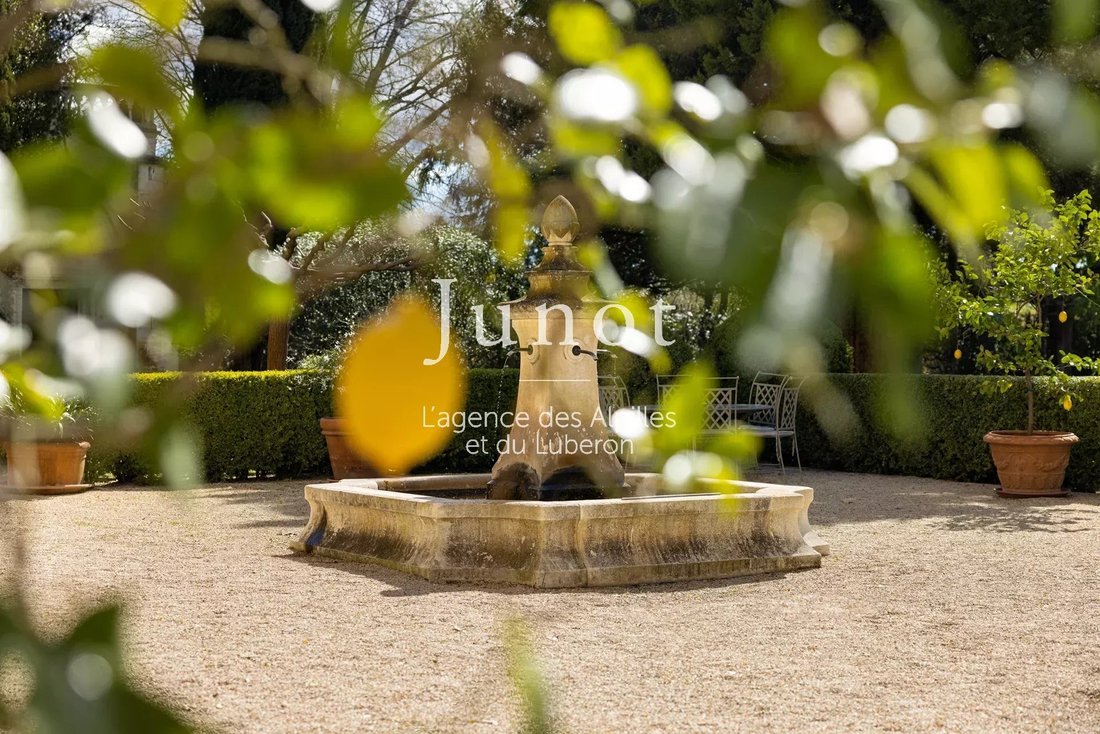 Country House in Arles, Provence-Alpes-Côte d'Azur, France 5 - 13687727