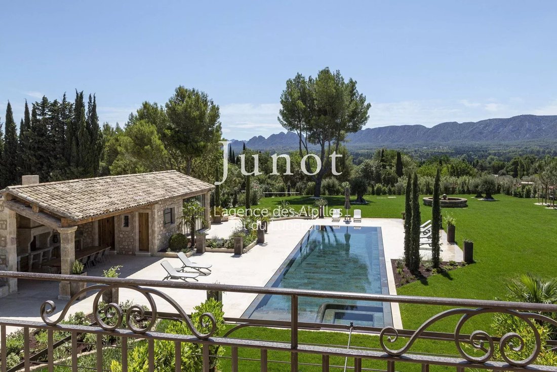 Country House in Saint-Rémy-de-Provence, Provence-Alpes-Côte d'Azur, France 3 - 13687961