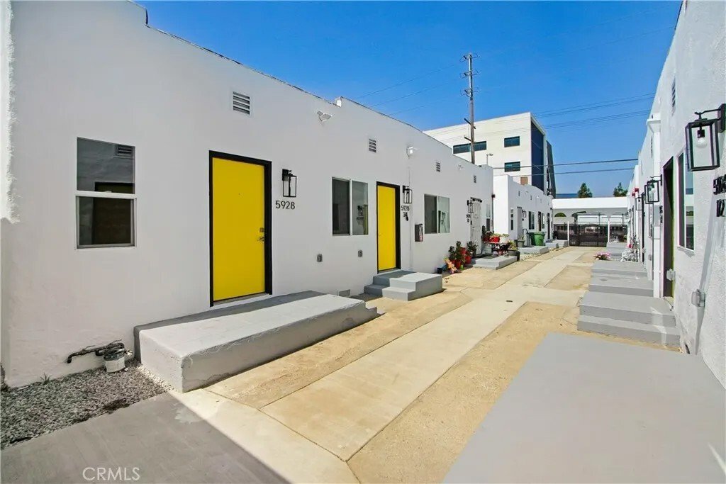 Los Angeles, California, United States 4 - 18265589
