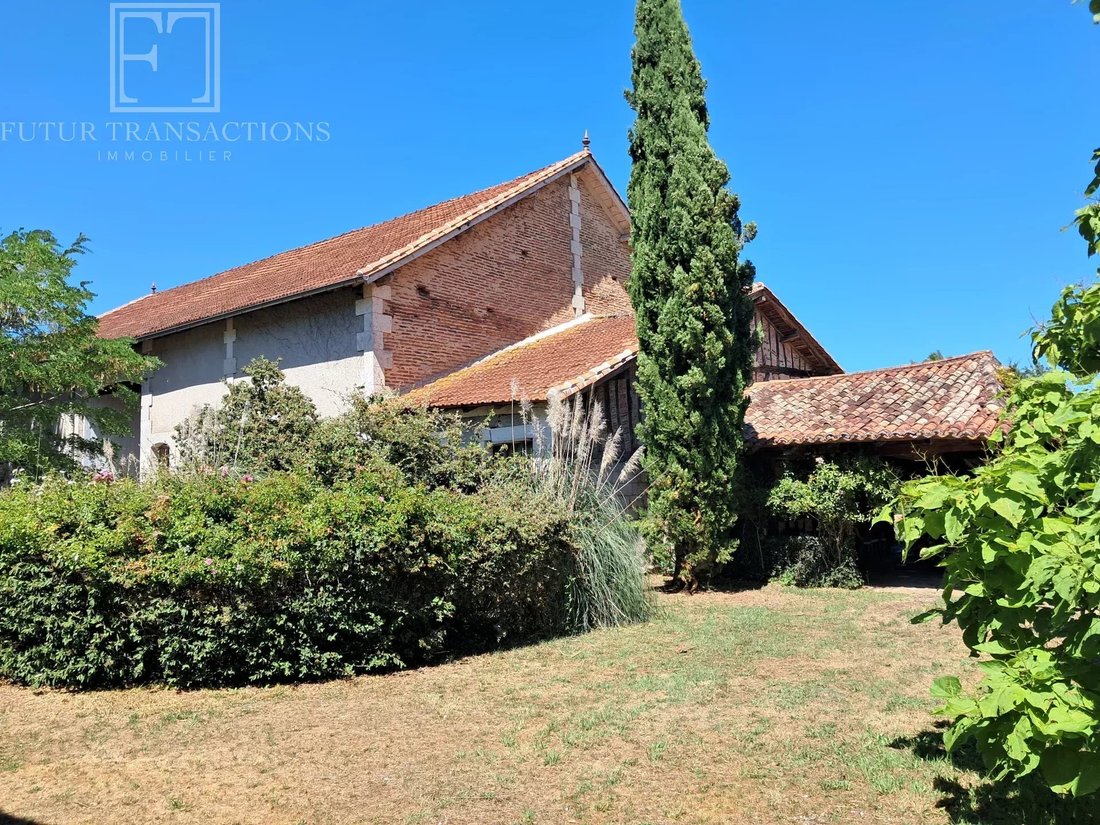 Estate in Saint-Andre-de-Double, Nouvelle-Aquitaine, France 3 - 18526629