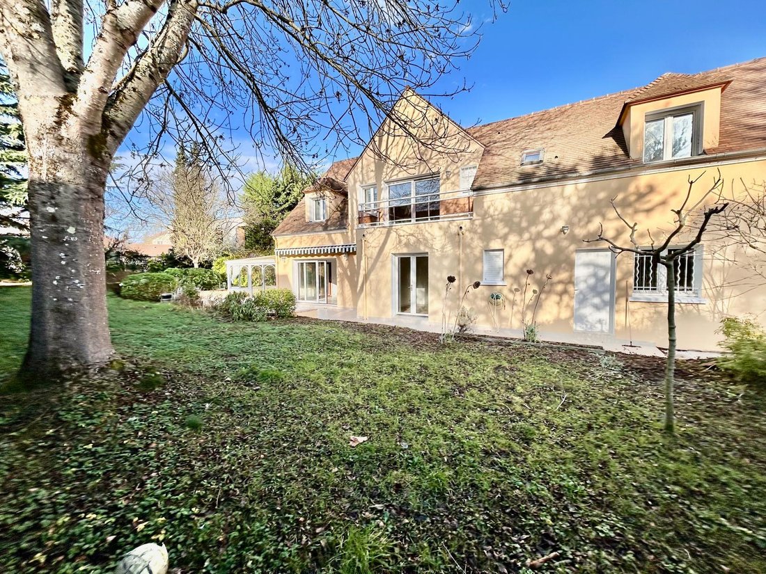House in Saint-Cloud, Ile-de-France, France 2 - 18527996