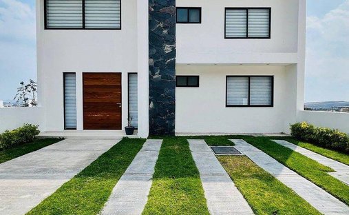 House in Santa Rosa Jáuregui, Querétaro, Mexico 1